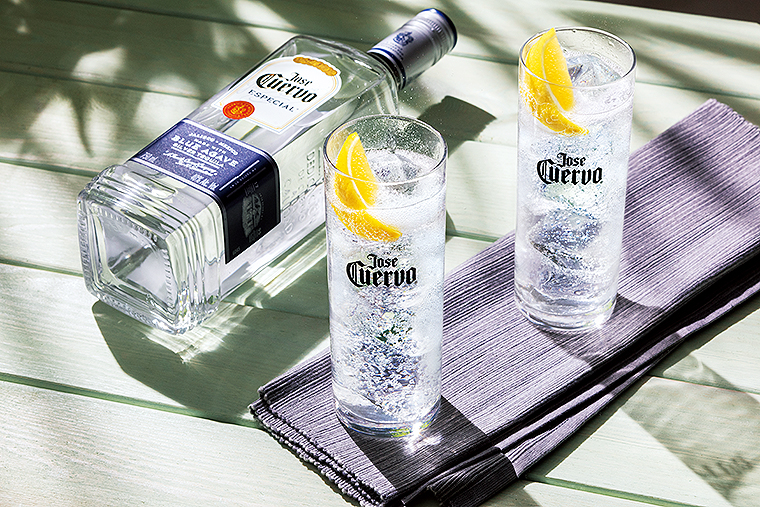 Jose Cuervo(ホセクエルボ) LEDサイン Silver Jose Cuervo Bar Neon Sign Made With Led – Neon Factory