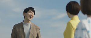 有馬記念のあとの2023年JRA新CMは佐々木蔵之介が登場！ 長澤まさみ 見上愛 と「HERO IS COMING.」12/28全国オンエア、歴代ヒーロー馬の映像にも注目！