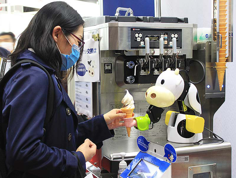 コネクテッドロボティクス製ソフトクリームロボットに飲食業界が大注目！  東京都 産業労働局 主催 Tokyo Contents/Solution Business Award 2022 受賞企業、新鋭DXの革新性