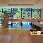 原宿駅前 UNDER ARMOUR FOOTWEAR PARK アンダーアーマー国内史上初シューズ専門店 4/28オープン! 日常使いOKの最新テクノロジー搭載シューズを体感できる“公園”に、鉄道駅から最短UAショップ