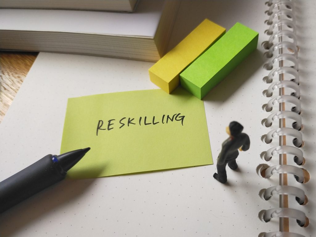 「個人任せ」「理解不足」。「General Assembly」が提示する日本におけるリスキングの課題と解決策