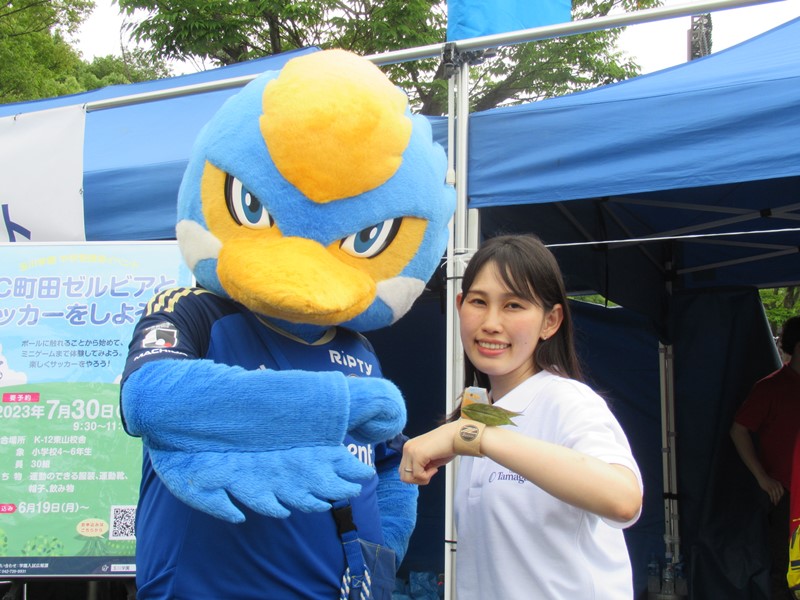 玉川大学「Tamagawa Mokurin Project」  「FC町田ゼルビア」マスコットの応援バンド作成ワークショップを実施   横浜開港祭に続き、アートとネイチャーの融合で魅せる