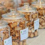 中央軒煎餅が欠けたおかきをおトクな量り売り GRAM Kakecco グラム かけっこ 展開! 11/2〜11/4 に板橋本社でフェア販売、アップサイクルで食べれるスプーンも開発_サステナブル“おかき”アクション