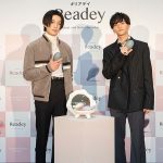 FANTASTICS 八木勇征 中島颯太 が Samantha サマンサ 新感覚ブラシ Readey リアデイ を手にして羽田空港に降臨!「髪サラサラを実感、ぜひ使ってほしい」2人の大好きなリラックス法も告白_ゆせそた画像10枚
