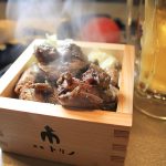 渋谷「酒場トリノ」がゴリ本格でガチ安いし「宮崎にいる感」 国産鶏かご焼きが喰える専門ネオ居酒屋に20代が注目する理由がわかった! 金曜土曜はあさ5時まで