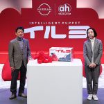 日産自動車&アカチャンホンポ 共同開発 子守り支援ロボット INTELLIGENT PUPPET イルヨ を初公開! 日産センシング技術に山里亮太も「後席チャイルドシートの子どもをあやしてくれて画期的」と絶賛