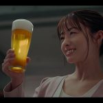 アサヒスーパードライ ドライクリスタルのアルコール3.5％に橋本環奈も絶賛！ 酒類CMに初出演とは思えない慣れた手つきにびっくり「ビールとの新しい付き合い方が、広がっている」