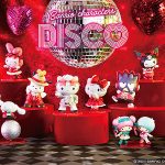 ハローキティなど過去最多13キャラ! Happyくじ Sanrio characters DISCO がファミマ ローソン ミニストップなどでスタート! レトロな雰囲気 ディスコがテーマでキラキラかわいい!