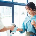 BIGLOBE ビッグローブ 調査で判明、新紙幣登場の裏で20代30代「スマホ持たず外出できない」「外出時は財布よりスマホ」