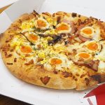 「食材、5倍超確保しました」 とろ~り美味しいドミノ・ピザの「月見クワトロ」を早速試食!今年は「ピザBENTO」用の新商品も