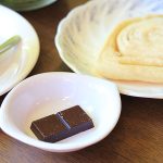 愛知県蒲郡市内の喫茶店でモーニングに高カカオチョコレート1枚がつく企画を実施中!「高カカオチョコで動脈硬化リスク低減、老化・認知症を予防、朝に食べるのがおすすめ」という研究成果から