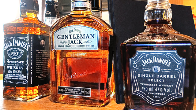 ジャックダニエル10年 700ml テネシーウイスキーの代名詞 ジャックダニエル「Jack Daniel's