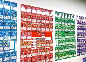 社員クチコミを見てから求人応募できる転職サイト OpenWork オープンワーク のカードゲーム型はがせる広告がリアルすぎて楽しい♪ メトロ 新宿駅 に11月30日まで