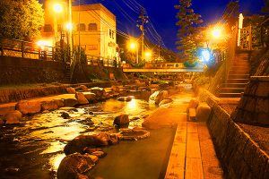 島根県 松江 出雲 安来の11か所に 絵馬＋おみくじ「えまみくじ」登場　しまね旅の新アイテム　写真投稿で出雲路グルメセットが20名に当たる　玉造温泉や島根ワイナリーなどで 1/31 まで販売　