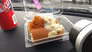 水郷名物 なまずサンド 美しき水面の霞ケ浦ぞいを行くドライブ 道の駅 いたこ で逸品見つけた！ 川魚や淡水魚の珍品がいっぱい☆ 東関東自動車道 潮来IC～鉾田IC 開通目前 国道355号ドライブ