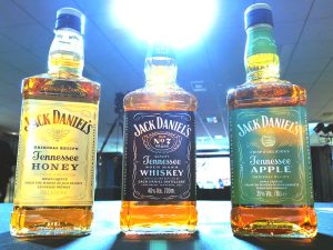 ジャックダニエル テネシーアップル 4/6日本発売　Old No.7 ベース グラニースミスりんごの爽やかさ キャラメルの香り トーストオークの余韻◎ 朝比奈彩も「おとなのアップルティー」とイチ推し